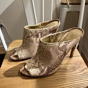 Ann Taylor Snakeskin Heels. Size 7.5